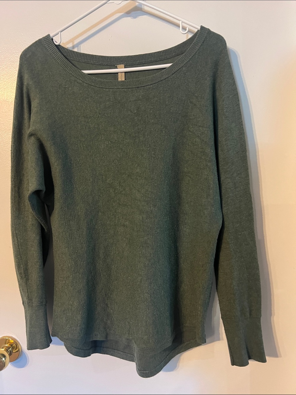 Women’s Green Lightweight Knit Sweater
